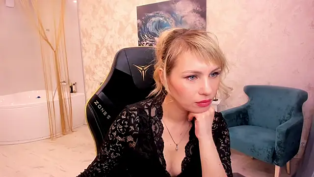 Snapshot of LindaSandy_1 chatting on February 15, 7:27 am LindaSandy 1 online show from February 15, 7:27 am
