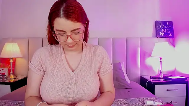 Snapshot of lizy_portman chatting on September 25, 7:17 pm lizy portman online show from September 25, 7:17 pm