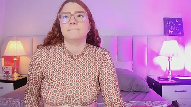 Snapshot of lizy_portman chatting on September 26, 7:29 pm lizy portman online show from September 26, 7:29 pm