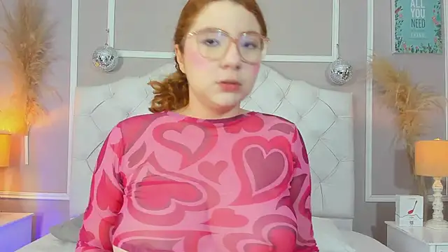 Snapshot of lizy_portman chatting on February 4, 10:26 pm lizy portman online show from February 4, 10:26 pm