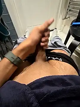 PakiStrokin online show from April 1, 10:40 pm