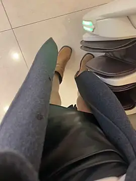 Snapshot of xiaoyuan01 chatting on October 20, 2:23 am xiaoyuan01 online show from October 20, 2:23 am