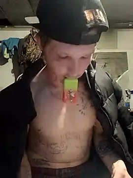 Snapshot of mastertrap chatting on January 17, 3:00 am mastertrap online show from January 17, 3:00 am