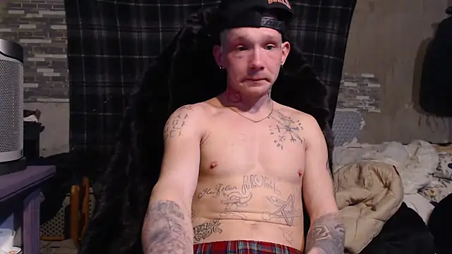 Snapshot of mastertrap chatting on February 14, 8:11 am mastertrap online show from February 14, 8:11 am