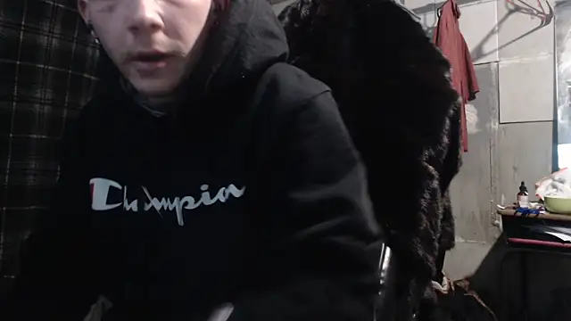 Snapshot of mastertrap chatting on February 15, 1:46 am mastertrap online show from February 15, 1:46 am