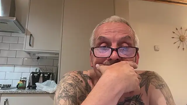 poggles online show from September 19, 8:31 pm