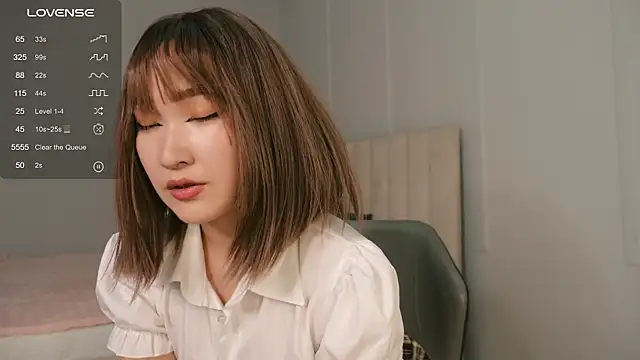 Snapshot of scamelia chatting on September 20, 5:52 am scamelia online show from September 20, 5:52 am