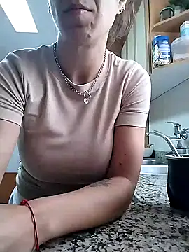 Snapshot of agustinalatina chatting on November 6, 10:38 am agustinalatina online show from November 6, 10:38 am