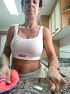 Snapshot of agustinalatina chatting on November 7, 8:25 am agustinalatina online show from November 7, 8:25 am