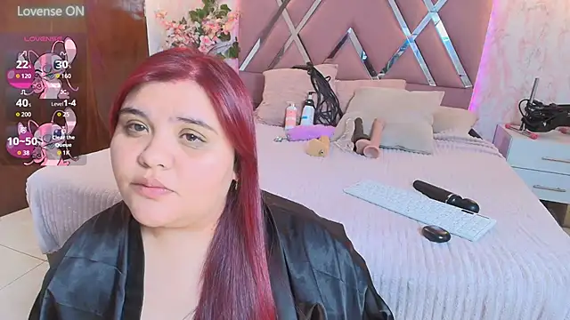 Snapshot of Dolce_pearl chatting on February 18, 2:40 am Dolce pearl online show from February 18, 2:40 am