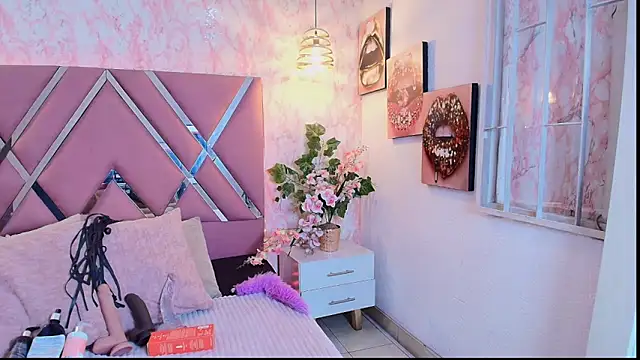 Snapshot of Dolce_pearl chatting on March 21, 3:33 am Dolce pearl online show from March 21, 3:33 am