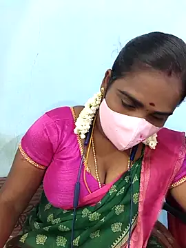 Snapshot of Tamil_riyalini12 chatting on April 7, 5:41 am Tamil riyalini12 online show from April 7, 5:41 am