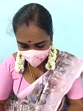 Snapshot of Tamil_riyalini12 chatting on April 8, 12:27 pm Tamil riyalini12 online show from April 8, 12:27 pm