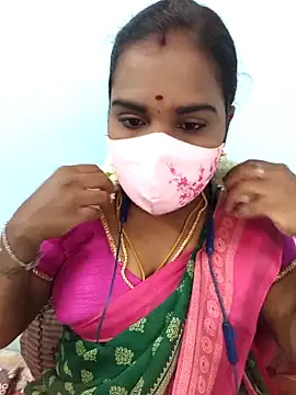 Snapshot of Tamil_riyalini12 chatting on April 18, 4:05 am Tamil riyalini12 online show from April 18, 4:05 am