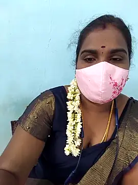Snapshot of Tamil_riyalini12 chatting on April 18, 6:23 pm Tamil riyalini12 online show from April 18, 6:23 pm