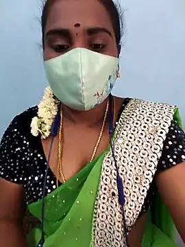 Snapshot of Tamil_riyalini12 chatting on May 8, 1:38 pm Tamil riyalini12 online show from May 8, 1:38 pm