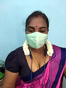 Snapshot of Tamil_riyalini12 chatting on May 13, 6:33 am Tamil riyalini12 online show from May 13, 6:33 am