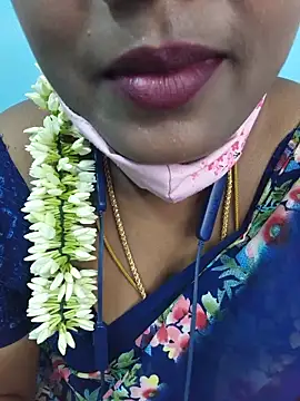 Snapshot of Tamil_riyalini12 chatting on May 17, 6:22 am Tamil riyalini12 online show from May 17, 6:22 am