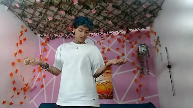 Snapshot of Bastian_boyshot77 chatting on October 10, 1:54 pm Bastian boyshot77 online show from October 10, 1:54 pm