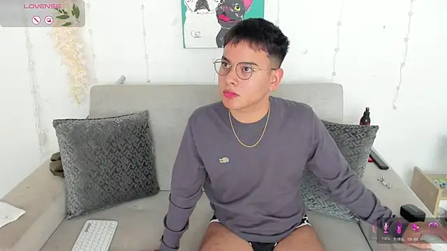 Snapshot of Young_Ben chatting on July 11, 2:20 pm Young Ben online show from July 11, 2:20 pm