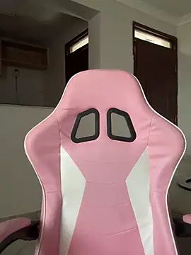 Lil-shawrie online show from October 3, 8:22 am