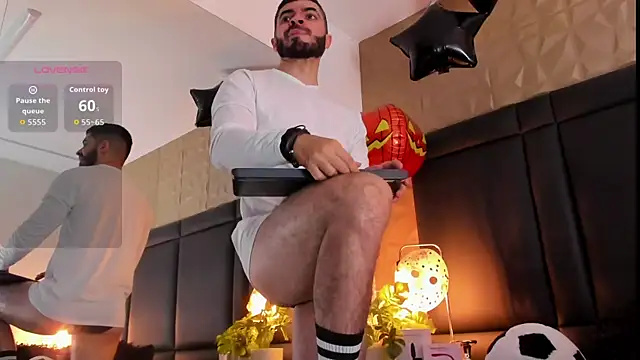 AxelThompson  online show from October 12, 11:31 am