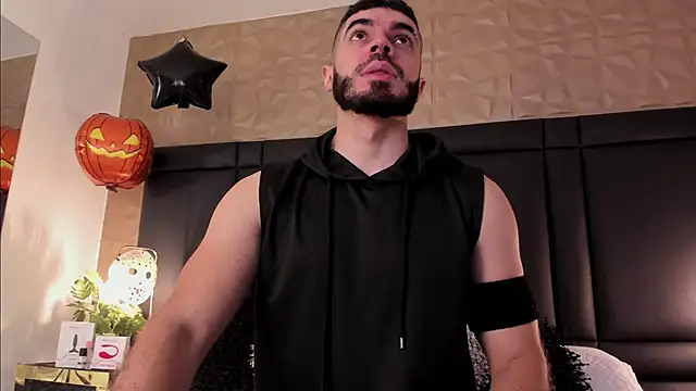 AxelThompson  online show from October 23, 12:59 pm