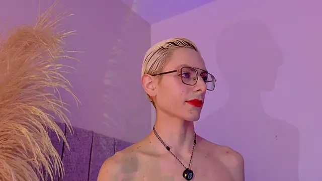 liiamluna  online show from February 23, 9:39 am