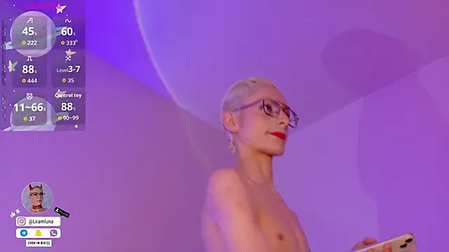 liiamluna  online show from May 13, 11:07 am