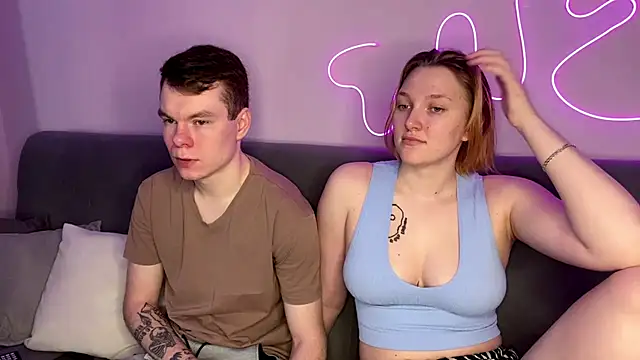 julielourens online show from December 3, 7:49 am