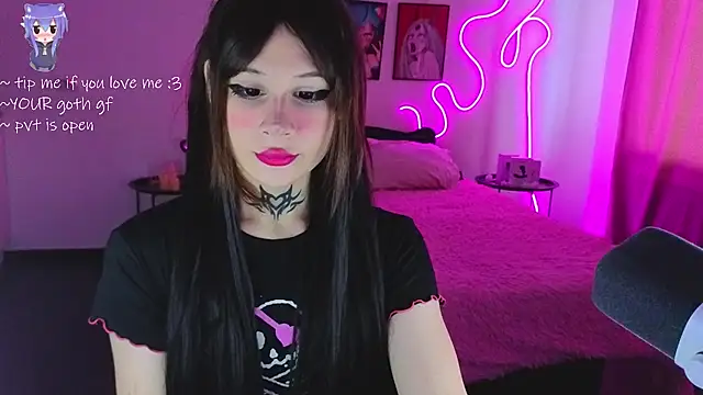 Snapshot of your_little_eva chatting on February 19, 12:01 pm your little eva online show from February 19, 12:01 pm