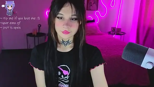 Snapshot of your_little_eva chatting on March 6, 3:19 pm your little eva online show from March 6, 3:19 pm