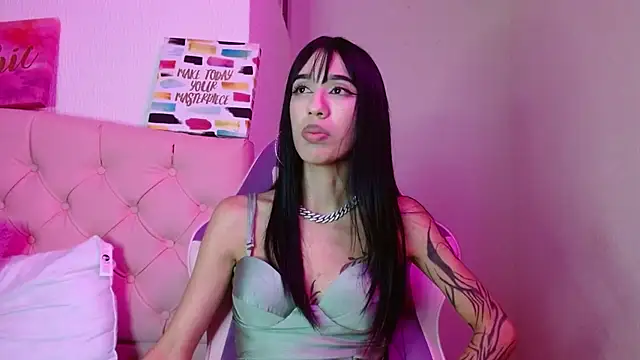 London Sophia19 online show from September 19, 3:19 am