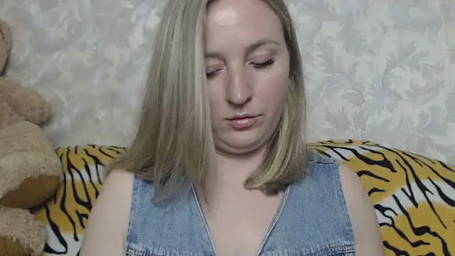 hotsteacher online show from June 25, 9:30 pm