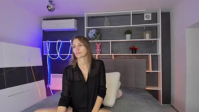 ChristyBrook online show from October 23, 6:17 pm