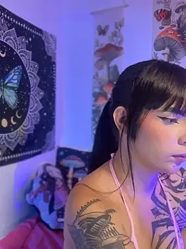 Snapshot of missy_miller chatting on April 11, 11:31 pm missy miller online show from April 11, 11:31 pm