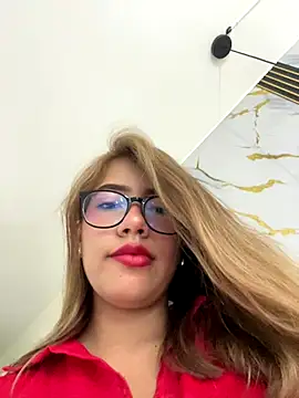 Snapshot of sara_calderon chatting on September 18, 1:24 pm sara calderon online show from September 18, 1:24 pm