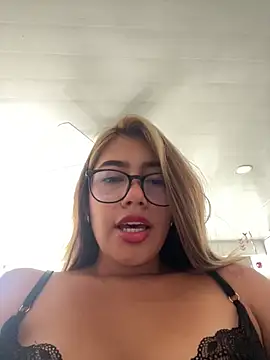 Snapshot of sara_calderon chatting on October 11, 1:20 pm sara calderon online show from October 11, 1:20 pm