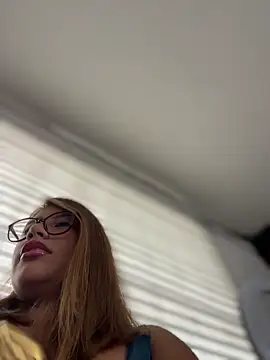 sara calderon online show from December 21, 1:29 pm