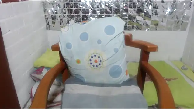 rose-crystal online show from January 6, 11:07 pm