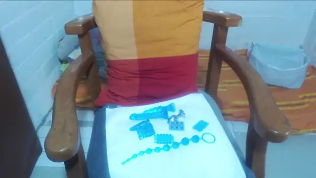 rose-crystal online show from February 5, 9:19 pm