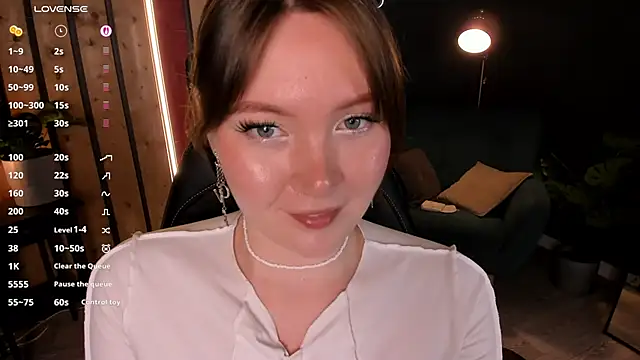 Snapshot of Ash_Hasmy chatting on October 1, 12:11 pm Ash Hasmy online show from October 1, 12:11 pm