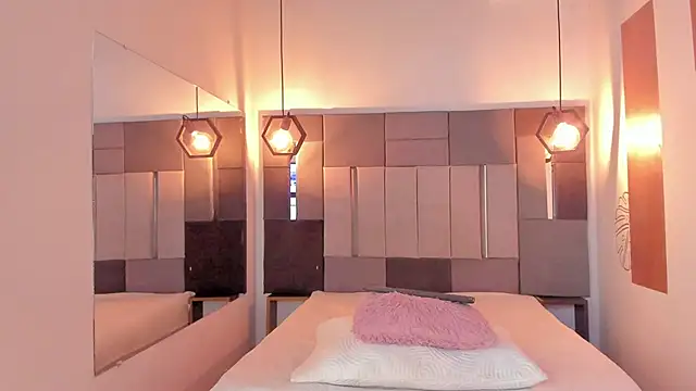 Snapshot of FreyrStone chatting on March 4, 9:10 pm FreyrStone online show from March 4, 9:10 pm