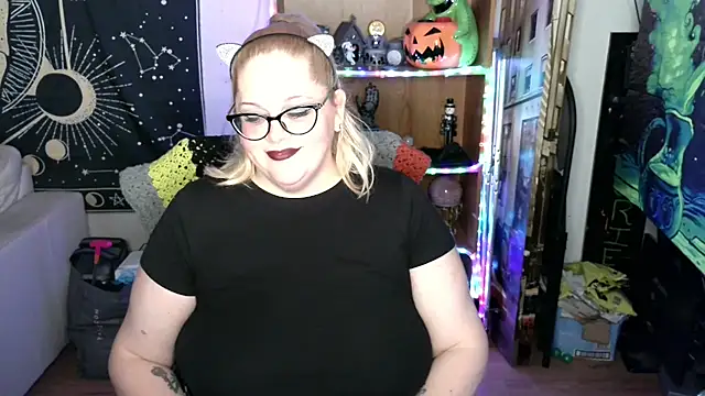 Kinky Witch online show from April 8, 4:40 pm