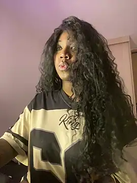 Snapshot of Alexia_24 chatting on April 2, 12:19 am Alexia 24 online show from April 2, 12:19 am