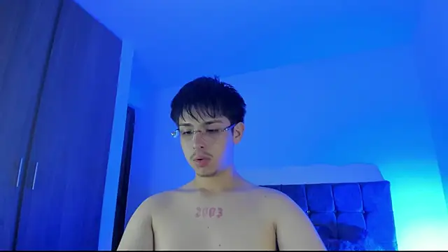 Maximo Miller online show from September 30, 4:28 am