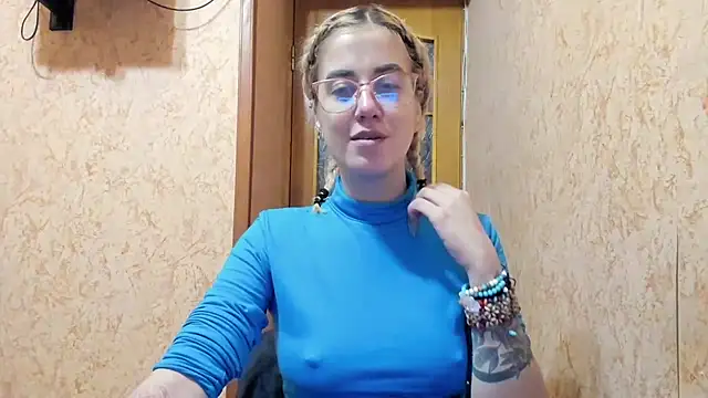 Snapshot of aalokitaa chatting on January 7, 8:11 pm aalokitaa online show from January 7, 8:11 pm