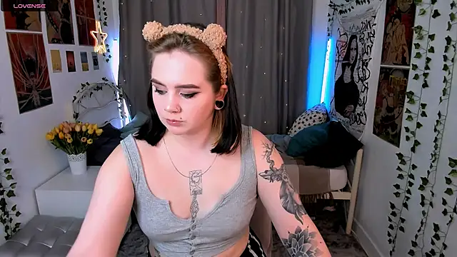 lunaalli online show from November 6, 1:56 pm