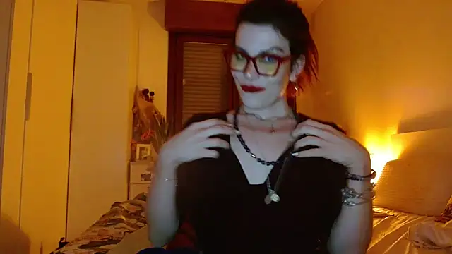 refem9 online show from December 18, 7:20 pm