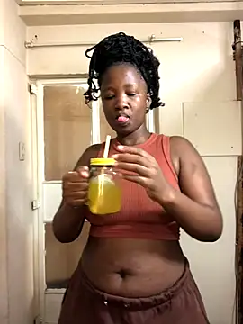 MissREAHx online show from October 23, 9:30 am